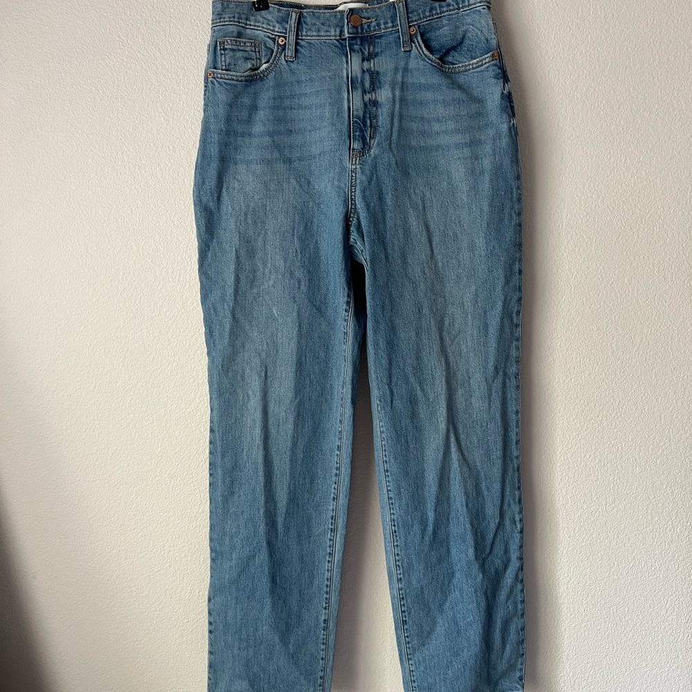 NWT Universal Thread Light Blue Vintage Straight Denim Jeans